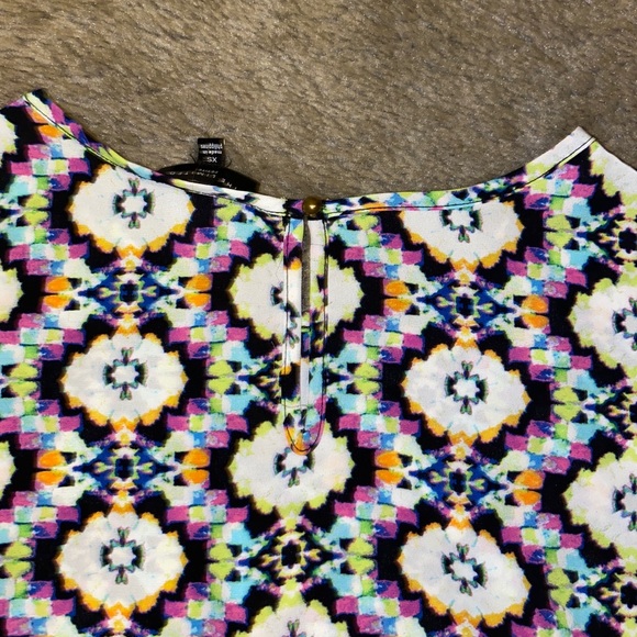 The Limited Geometric Print cap sleeved top- xs - Picture 6 of 7